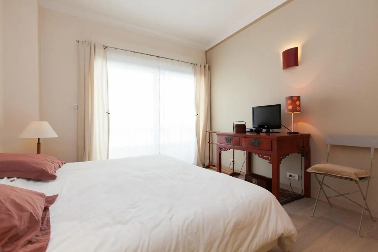 2-Br Apartment In City Center Κάννες